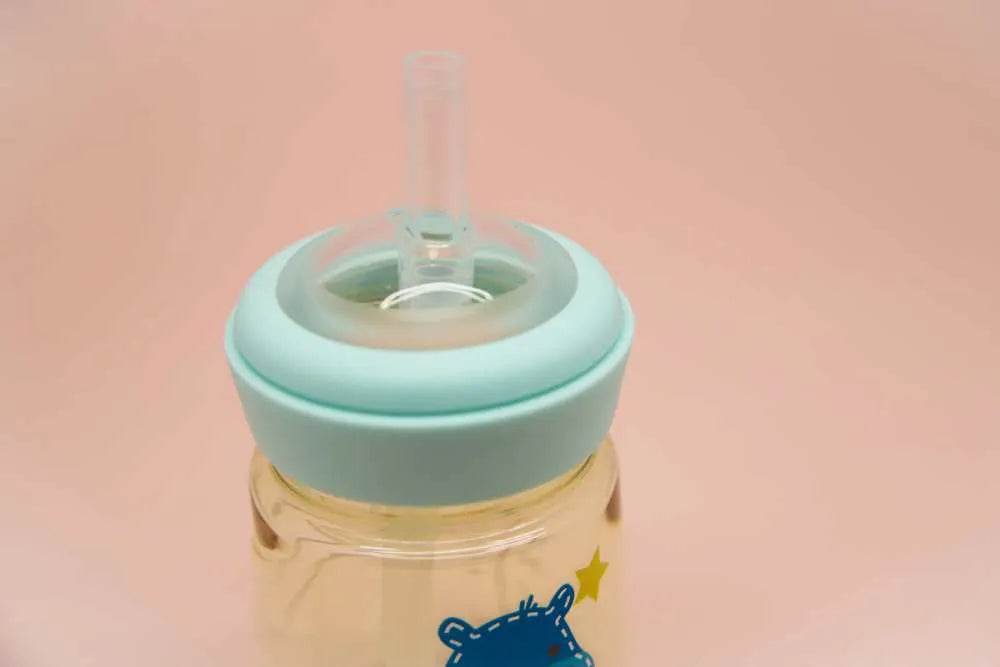 BICO PARA COPO DE TRANSIÇÃO COM CANUDO EM SILICONE - MARCUS & MARCUS