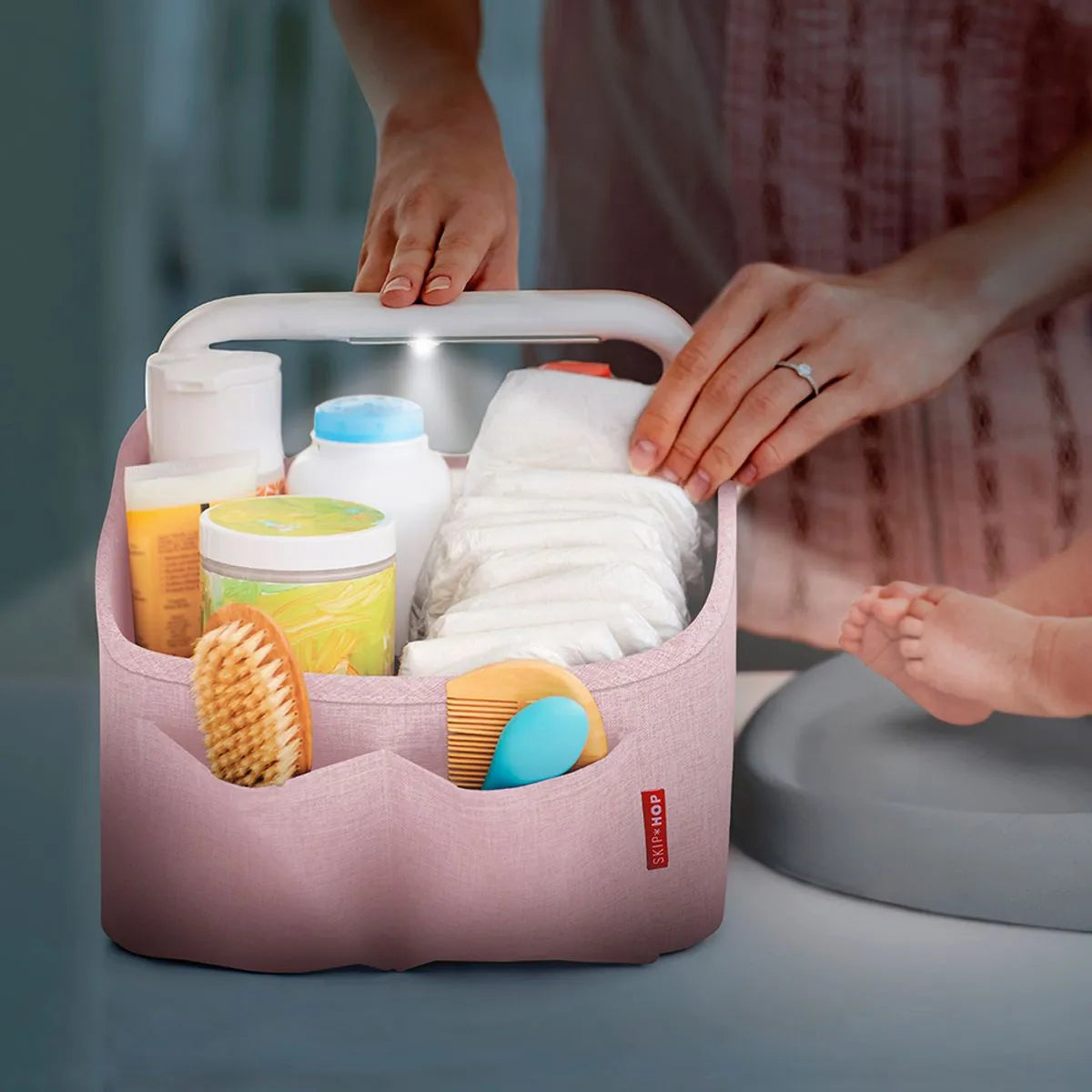 Organizador de Acessórios de Bebê com Led Rosa - Skip Hop