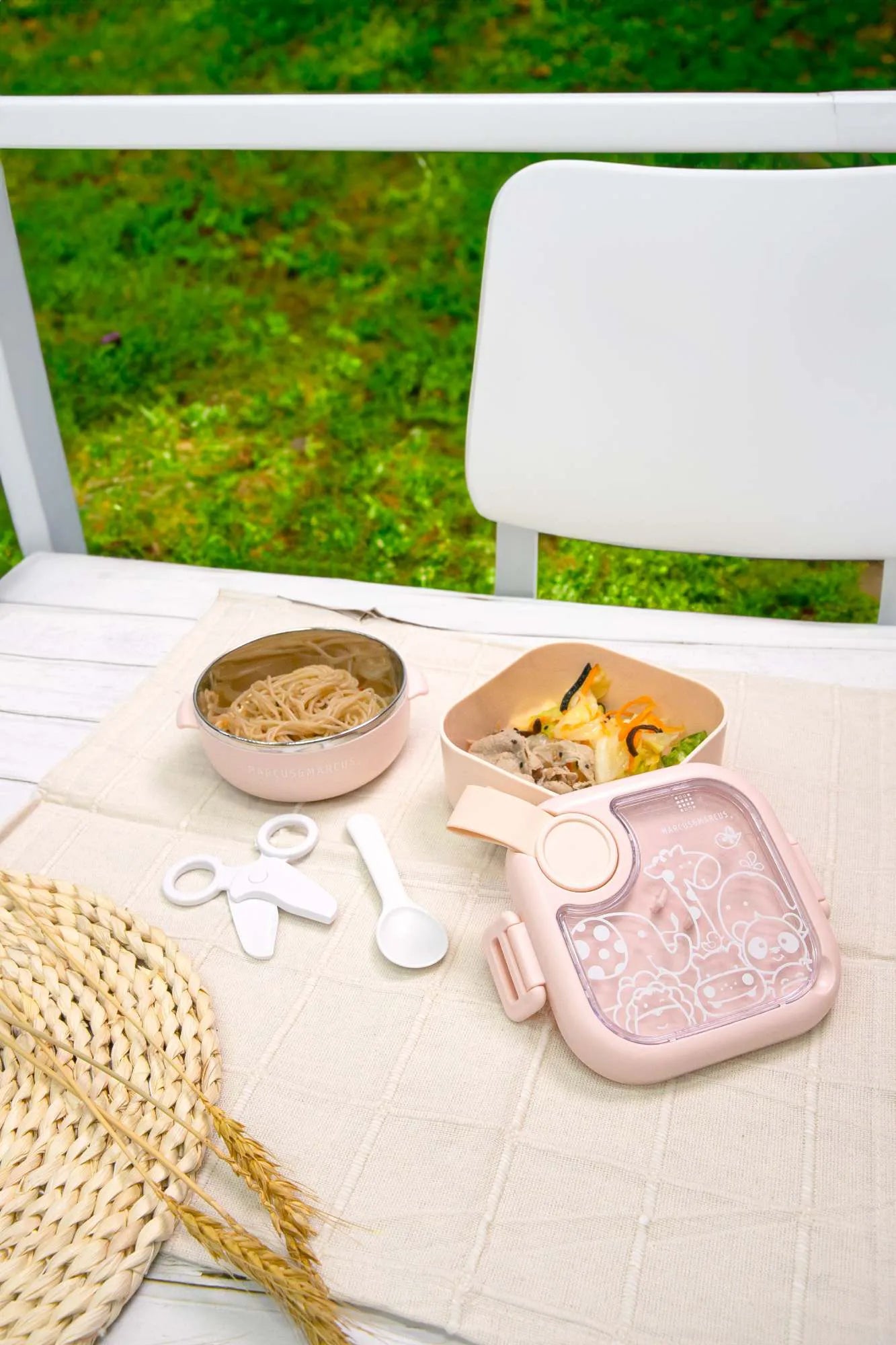 Kit de Alimentação c/ Tigela, Colher e Tesoura Rosa- Marcus & Marcus