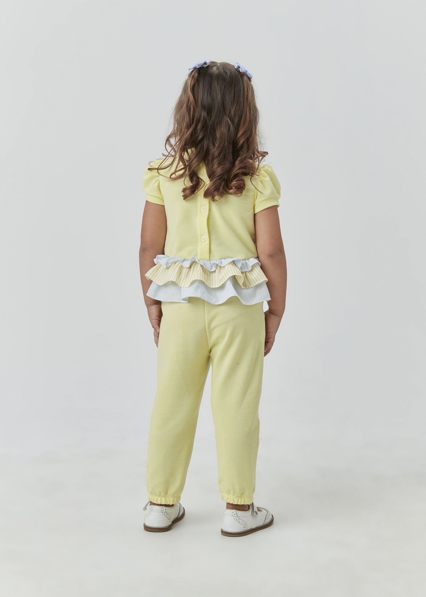 Conjunto Blusa e Calça em Moletinho Amarelo - Um Mais Um