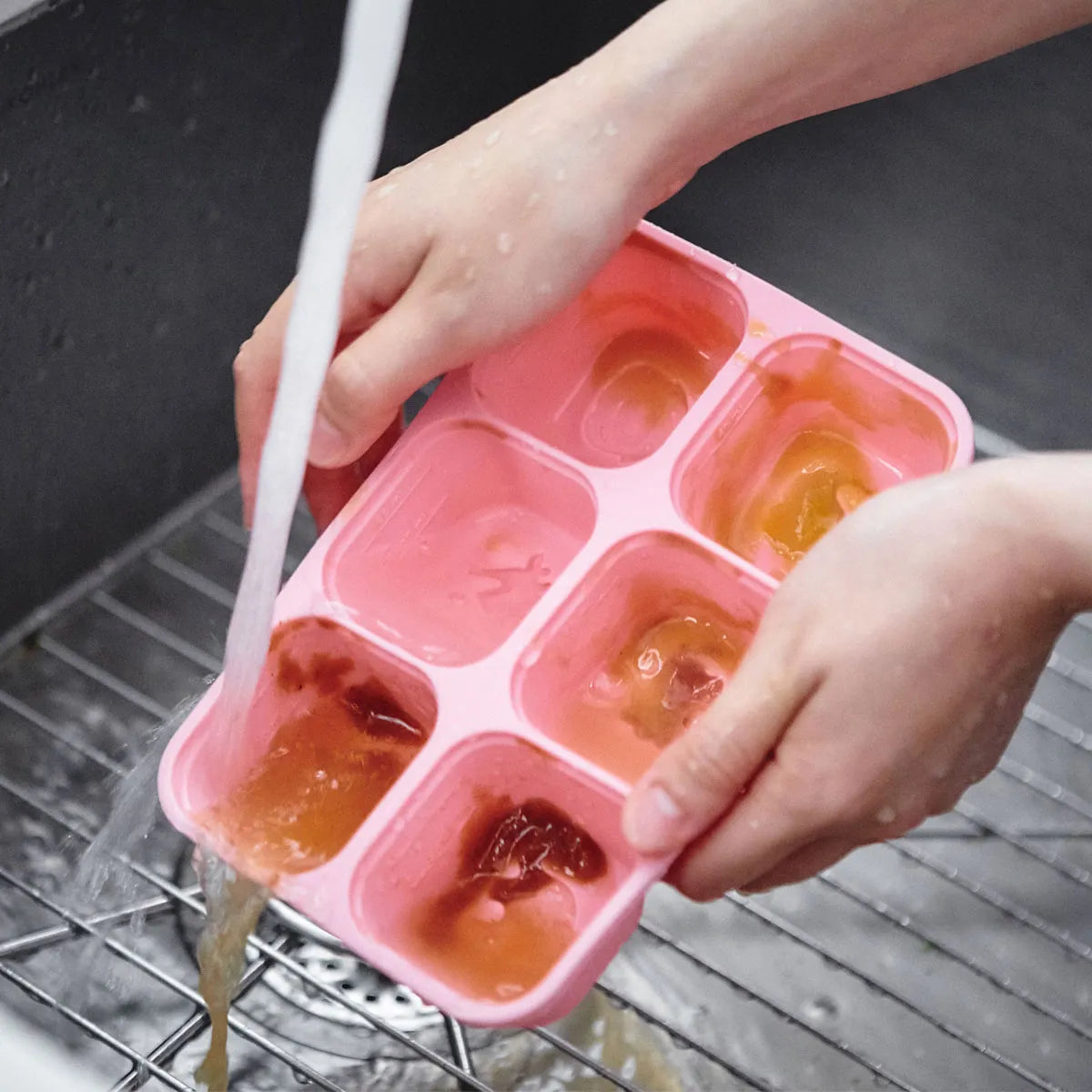 Forma para Congelar com 6 Cubos de 60ml Rosa - Marcus e Marcus