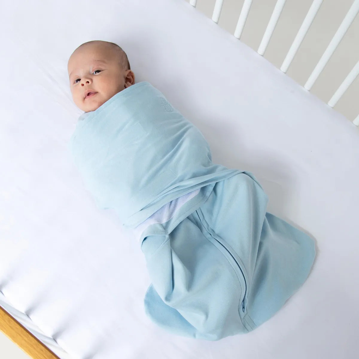 SACO DE DORMIR SWADDLE EM ALGODÃO EGÍPCIO AZUL - CASULO DE ANJO