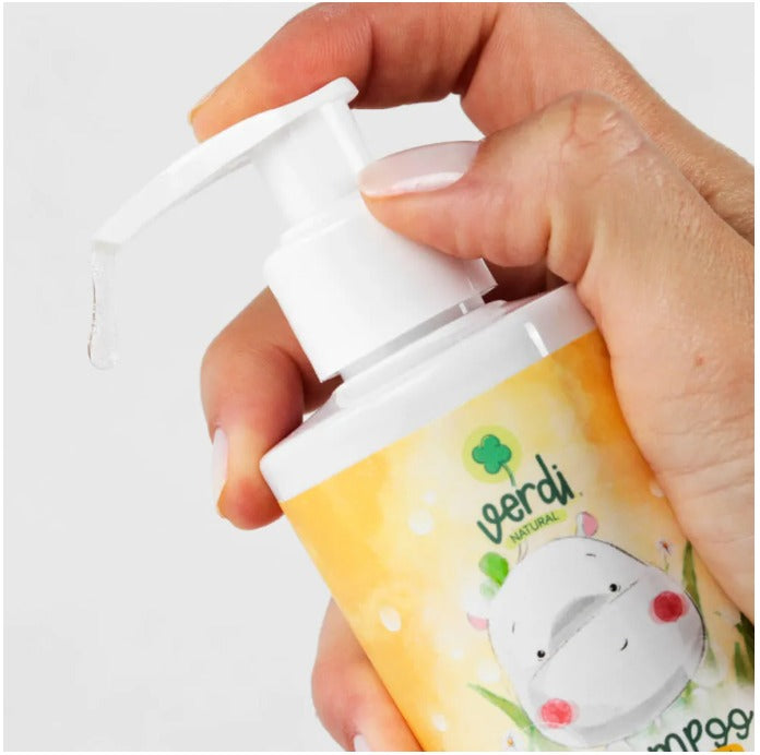 Shampoo Infantil 100% Natural com Extratos de Aloe Vera e Camomila + Oleos Essenciais
