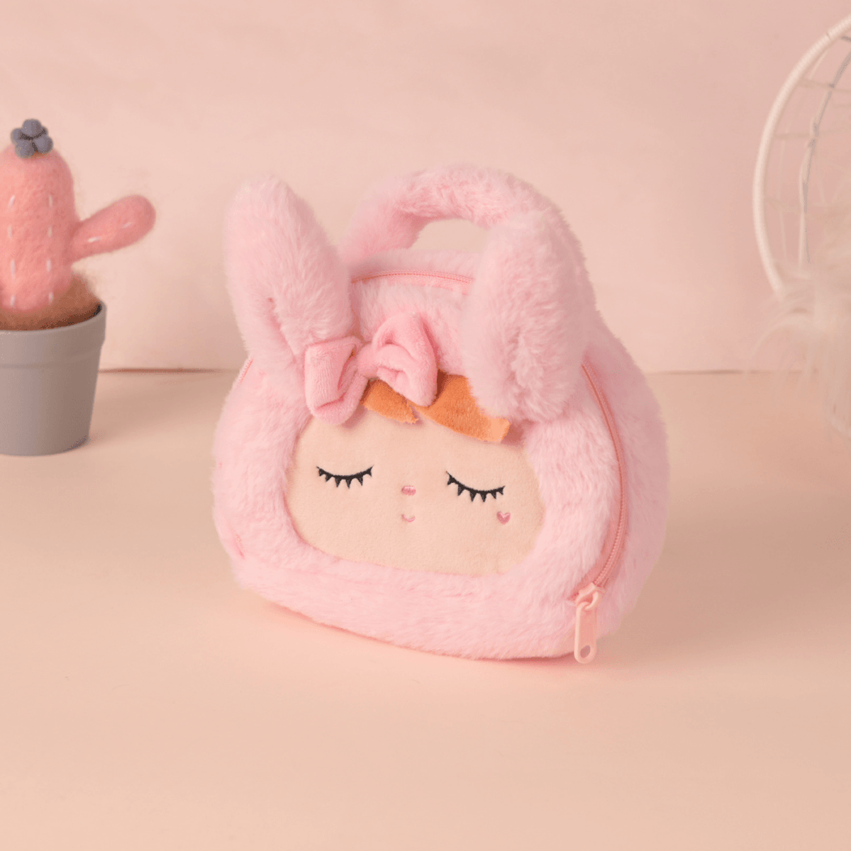 Bolsa Plush Coelha Rosa com Laço e Alça de Mão - Metoo
